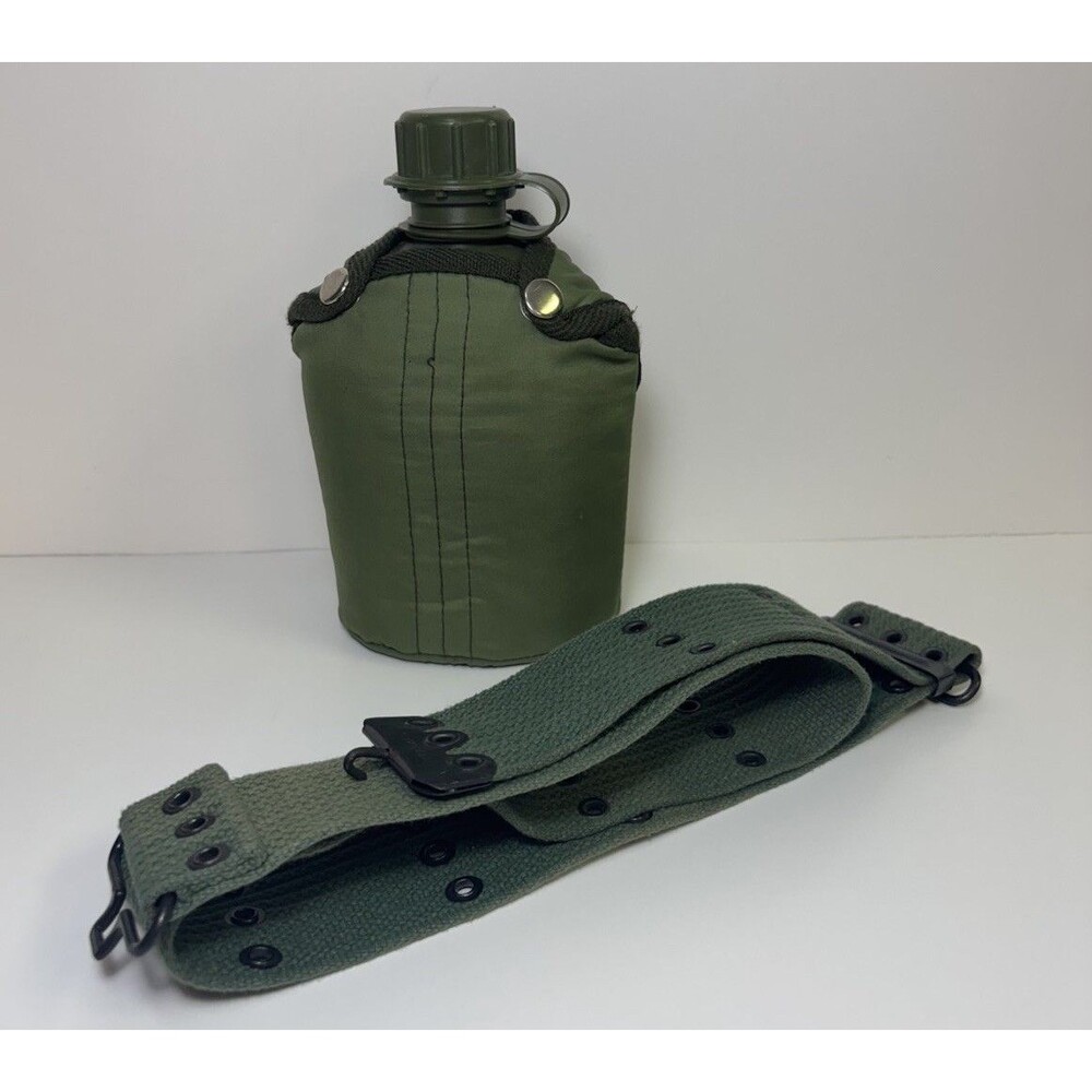 Vintage US Military Canteen With Strap ~ Army Green ~ Plastic